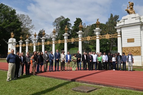 El mandatario Estatal Cuitláhuac en compañía de miembros de su gabinete y sociedad civil declararon al Estadio Heriberto Jara Corona como patrimonio cultural de Veracruz.