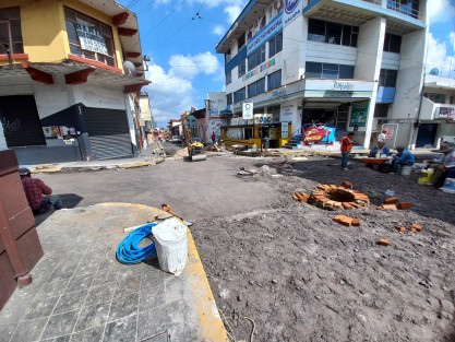 Se le recuerda a la población en general que por obra de rehabilitación de pavimento en la esquina de Zamora y Mata permanece cerrada la circulación en la zona. Use vías alternas.