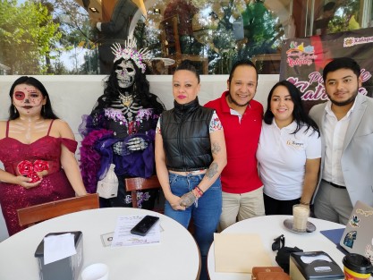 En conferencia de prensa se anunció la octava edición del Tradicional Paseo de Catrinas, un evento esperado por la ciudadanía xalapeña Patricia Rodríguez, integrante de Sumando Voluntades, informó que se Ilevará a cabo este sábado 19 de octubre con la participación de alrededor de ocho mil personas.