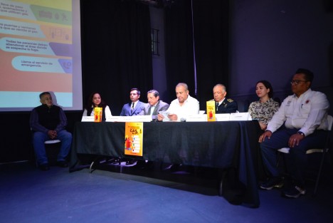 Protección Civil y el Heróico Cuerpo de Bomberos informaron que brindarán capacitaciones en diferentes colonias de Xalapa, esto para proporcionar recomendaciones para el manejo adecuado del Gas L. P.