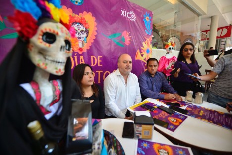 Empleados del ayuntamiento de Xico anunciaron las actividades que se realizarán en los días de Todos Santos y Día de Muertos, preservando las tradiciones y la cultura del municipio. 
