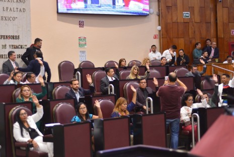Con 32 votos a favor, el Pleno de la LXVI Legislatura del estado de Veracruz aprobó el dictamen de la Comisión Permanente de Vigilancia que avala el contenido de los Informes Individuales y el Informe General Ejecutivo de las Cuentas Públicas 2023 de los entes fiscalizables de la entidad.