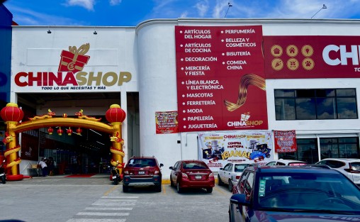 Cada vez más grandes las importadoras de artículos orientales en la región de Xalapa. 