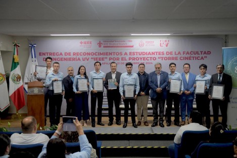 Este proyecto consiste en una estructura  representativa del estado de Veracruz, que combina cultura, historia, educación y tecnología, inspirada en la Pirámide de los Nichos y el ritual de los Voladores de Papantla. El diseño incorpora varias herramientas tecnológicas, por lo que el Gobernador reconoció el gran trabajo de los estudiantes por su creatividad e impulsar nuestra cultura.