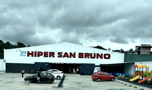 Expansión de tiendas de productos chinos. 