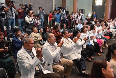 En Palacio de Gobierno se llevó  a cabo la ceremonia conmemorativa por el Día del Médico, presidida por el Gobernador Cuitláhuac García Jiménez. 