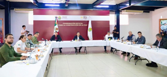 Este viernes en la  la COESCONPAZ, además de revisar los operativos de seguridad que se realizan durante este fin de semana, el Comité Estatal de Emergencias informó sobre la atención en municipios afectados de la zona sur: 