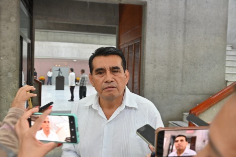 El diputado local electo, Esteban Bautista Hernández, será el presidente de la Junta de Coordinación Política del Congreso del Estado en la siguiente legislatura. Descartó que con mayoría calificada se busque avasallar a la oposición y sí lograr acuerdos para robustecer cada una de las reformas. 