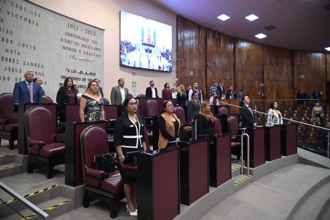 Con 41 votos a favor, el Pleno de la LXVI Legislatura aprobó el dictamen por el que se reforma los artículos 33 y 36 fracción XXI de la Ley Orgánica del Municipio Libre para establecer que los ayuntamientos tendrán la atribución de acordar -en sesión de Cabildo- la fecha en que la o el Presidente Municipal rendirá el Informe de labores sobre el estado que guarda la administración pública municipal.