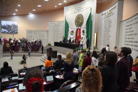 Con 42 votos a favor, sin abstenciones o votos en contra, el Pleno de la LXVI Legislatura del estado de Veracruz aprobó la Minuta proyecto de Decreto por el que se reforman y adicionan los artículos 4° y 27 de la Constitución Política de los Estados Unidos Mexicanos, en materia de bienestar, remitida por la Cámara de Senadores del Congreso de la Unión.