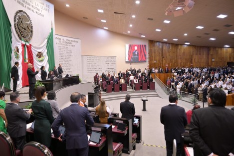 Con la Sesión Solemne de Instalación, celebrada en el Recinto Oficial de Sesiones del Palacio Legislativo, este martes 5 de noviembre, inició la LXVII Legislatura del Congreso del Estado de Veracruz y se puso en marcha los trabajos que se desarrollarán del 5 de noviembre de 2024 al 4 de noviembre de 2027. 