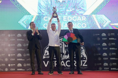 En un trabajo coordinado con la revista México Desconocido y Grupo Expansión, se entregaron reconocimientos a lo más importante del sector turístico en la,   5ta edición del Galardón Turístico Mi Veracruz 2024que difunde y promueve al Estado trascendiendo fronteras e incentivando la competitividad, excelencia y el reconocimiento en el sector de los viajes y el turismo. 