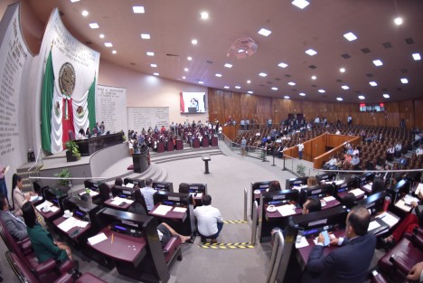 n sesión ordinaria, el Pleno de la LXVII dio entrada a la solicitud de autorización presentada por el gobierno estatal, en relación con otorgar en comodato condicional, a favor de la Secretaría de Marina (Semar), 29 bienes muebles que fueron resguardados con motivo del desguace de la embarcación conocida como Buque Cañonero C-07.