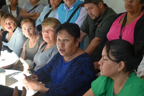 Secretaria General de la CROC Olga Morales  del Valle salió en defensa de los vendedores del tianguis del Urban Center. Afirma que quienes se manifiestan en contra están siendo apoyados por Manuel Bernal. 