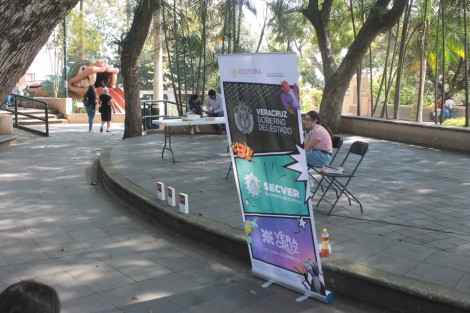 En el Foro Abierto del Ágora de la Ciudad se lleva a cabo un matarón de lectura, en el marco del Día Nacional del Libro, donde se invitó a los asistentes a realizar lectura en voz alta. 