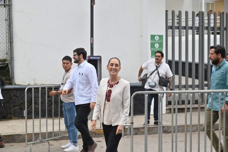 La presidenta Claudia Sheinbaum,supervisó la remodelación del centro de Cancerología en la ciudad de Xalapa. 
