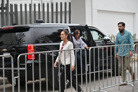 La presidenta Claudia Sheinbaum,supervisó la remodelación del centro de Cancerología en la ciudad de Xalapa. 