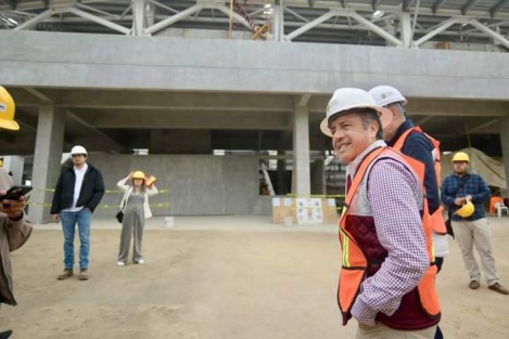 La mañana de este sábado, el gobernador Cuitláhuac García realizó recorrido de supervisión  a la obra del Nuevo Nido del Halcón.