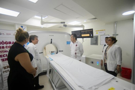 En el Puerto Jarocho este domingo inauguraron el nuevo tomógrafo de 128 cortes en el Hospital de Alta Especialidad de Veracruz, el cual brindará atención digna y de calidad a miles de veracruzanos de la zona conurbada y municipios aledaños gracias a la importante inversión que ha transformado este centro de atención médica.