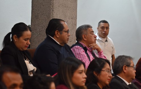 Con presencia de invitados  especiales y dirigentes de sindicatos magisteriales, el secretario de Educación, Víctor Emmanuel Vargas Barrientos, compareció ante diputados como parte de la glosa del Sexto Informe de Gobierno.