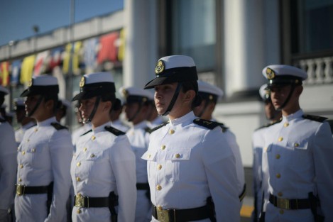 Este sábado en el Puerto de Veracruz,  el Gobernador Cuitláhuac García Jiménez, encabezó la conmemoración el Día de la Armada de México, junto a la gobernadora electa, Ingeniera Rocío Nahle y el Almirante Raul Pérez Vásquez, Comandante de la Tercera Región Naval, así como representantes de fuerzas federales y estatales.