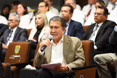 En su participación, las diputadas Indira de Jesús Rosales San Román (PAN) y María Elena Córdova Molina (MC) y el legislador Héctor Yunes Landa (PRI) pidieron información sobre el estatus del caso de Araly Rodríguez, quien obtuvo contratos por diferentes rubros por más de 100 millones de pesos; adjudicaciones directas por montos elevados a empresas de nueva creación o que han sido sancionadas.
