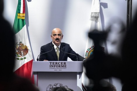 En cumplimiento a la Ley Orgánica del Municipio Libre y el Reglamento Interior de Gobierno, el alcalde Ricardo Ahued Bardahuil presentó, en Sesión Solemne de Cabildo, el Tercer Informe del estado que guarda la Administración Pública Municipal 2022-2025.