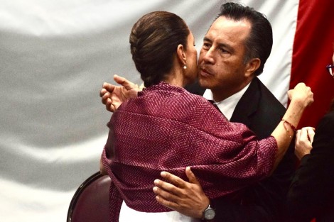 Aspectos de la toma de protesta a Rocío Nahle como Gobernadora del estado de Veracruz. 