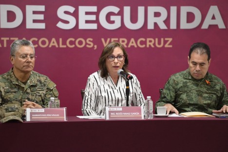 La Gobernadora de Veracruz, Rocío Nahle, arrancó en el  sur del estado encabezando la Mesa de Seguridad y posteriormente, haría lo propio con la clausura de la caseta de cobro del puente Coatzacoalcos I, hecho que marca el cumplimiento de una de las promesas realizadas en campaña. 