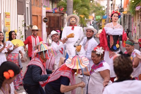 En entrevista en el noticiero Punto de Referencia de Canal Once, la gobernadora Rocío Nahle presentó la campaña Despide el año viejo, tradición veracruzana que busca atraer a turistas nacionales e internacionales para vivir una experiencia única en las celebraciones de fin de año.