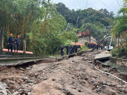 El Gobierno de Veracruz mantiene la atención, que de manera inmediata se habilitó, ante las afectaciones causadas por las lluvias en Tlapacoyan, que provocaron un derrumbe en la calle Ignacio Allende de la colonia Amador Torres. 