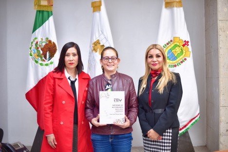 La presidencia de la Mesa Directiva de la LXVII Legislatura, a cargo de la diputada Tanya Carola Viveros Cházaro, recibió el informe de actividades 2023-2024 del Tribunal Electoral del Estado de Veracruz (TEV), en cumplimiento con lo dispuesto en el párrafo segundo del Artículo 67 de la Constitución Política del Estado de Veracruz y el Artículo 36, fracción XXIII, del Reglamento de la institución electoral.