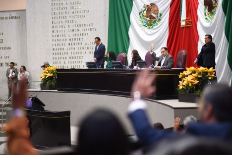 El legislador Antonio Ballesteros Grayeb presentó al Pleno una iniciativa de decreto que reforma el Artículo Tercero Transitorio de la Ley de Coordinación Fiscal para el Estado y los Municipios de Veracruz, con la que se busca precisar la distribución de porcentajes de participación que corresponde a cada ente, de acuerdo con los valores vigentes 2024.