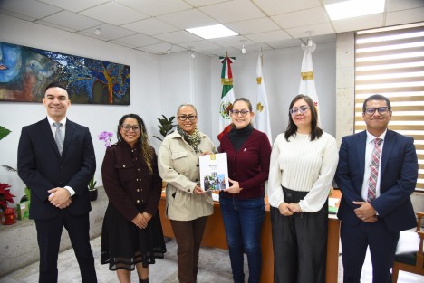 La presidenta de la Mesa Directiva de la LXVII Legislatura del Estado de Veracruz, diputada Tanya Carola Viveros Cházaro, recibió los informes de labores 2024 de la y el titular de las Comisiones Estatal de Derechos Humanos (CEDH), Namiko Matzumoto Benítez, y Estatal para la Atención y Protección de Periodistas (CEAPP), Silverio Quevedo Elox, quienes cumplen en tiempo y forma con lo dispuesto en el párrafo segundo del Artículo 67 de la Constitución Política local.