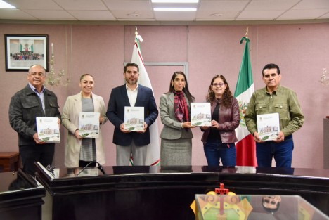 Este viernes, la presidenta de la Mesa Directiva de la LXVII Legislatura, diputada Tanya Carola Viveros Cházaro, recibió de manos de la titular de la Fiscalía General del Estado (FGE), Verónica Hernández Giadáns, el Informe de Labores de este organismo autónomo correspondiente al ejercicio 2024.