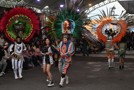 En el Pueblo Mágico de Coscomatepec se realiza el cuarto Festival Nacional de Máscaras Danzantes, en el que participan más de mil 500 personas de 13 estados, así como 60 maestros mascareros provenientes de México, Colombia, Costa Rica, Ecuador, Chile y República Dominicana.  
