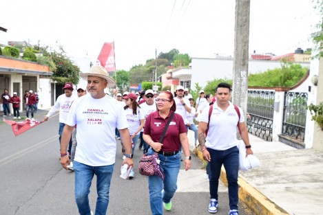 nte la brevedad del periodo de campaña, la candidata de la coalición Sigamos Haciendo Historia, Daniela Griego Ceballos, no se distrae ni se detiene; a todas horas recorre las calles, comercios, colonias y congregaciones de Xalapa para dialogar directamente con la gente y presentar las propuestas del gobierno que dirigirá. 