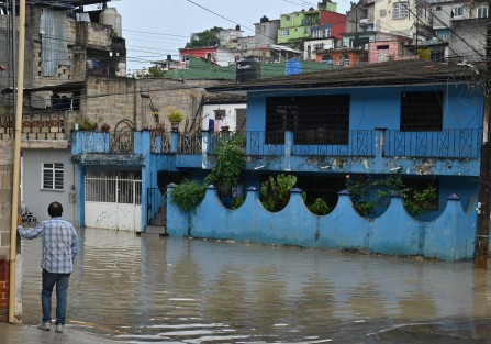 Cerca de las 15:30 horas de este sábado una fuerte  turbonada paso por algunos puntos de la ciudad de Xalapa incluso con caída de granizo en algunas zonas hasta el momento no se reportan daños.