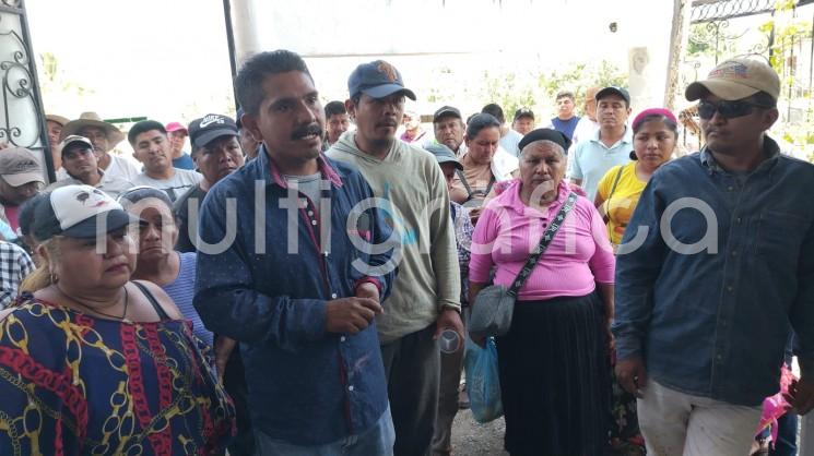 Familiares y amigos, así como vecinos del extinto José Luis Chipahua Bernabé, de la localidad Los Juanes, se manifestaron en las oficinas de la Fiscalía Regional, ubicada en este municipio, para exigir justicia y en protesta porque las autoridades no brindaron la atención respectiva a fin de realizar las investigaciones en torno al homicidio imprudencial cometido.