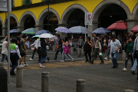 Protección Civil alerta por lluvias intensas este viernes a partir de las 12:30 p.m. y durante gran parte del día.
Para el Día de las Madres también se esperan lluvias, pero con menor intensidad.
Toma precauciones y mantente informado.


