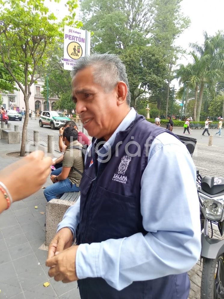 En forma preventiva, el ayuntamiento de Xalapa de Enriquez mantiene vigilancia y hombres de a pie en el Puente del Barrio Xallitic, en el primer cuadro de esta ciudad, informó el director de Protección Civil Municipal, Enrique Fonseca Martinez.