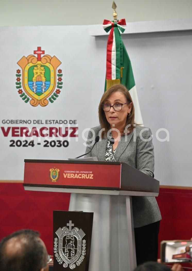 La gobernadora Rocío Nahle García condenó los hechos ocurridos la noche del domingo en Texistepec, que dejó un saldo de cinco personas fallecidas, entre ellas la candidata de Morena a la presidencia municipal, Yesenia Lara Gutiérrez.