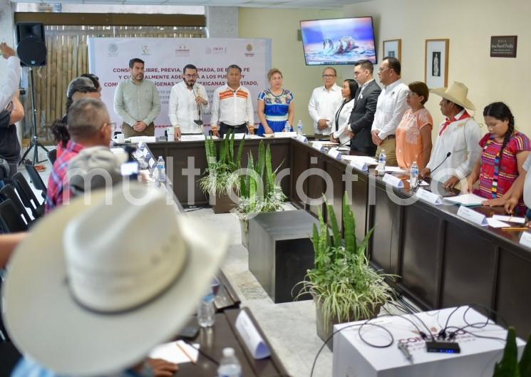 Este viernes, legisladoras, legisladores, autoridades estatales e integrantes de los comités de seguimiento realizaron en el Palacio Legislativo el foro de la etapa de seguimiento del proceso de consulta libre, previa, informada, de buena fe y culturalmente adecuada a los pueblos y comunidades indígenas y afromexicanas del estado, respecto de la iniciativa con proyecto de decreto que reforma el Artículo 5 de la Constitución Política del estado, propuesta por la gobernadora de Veracruz, Rocío Nahle García.