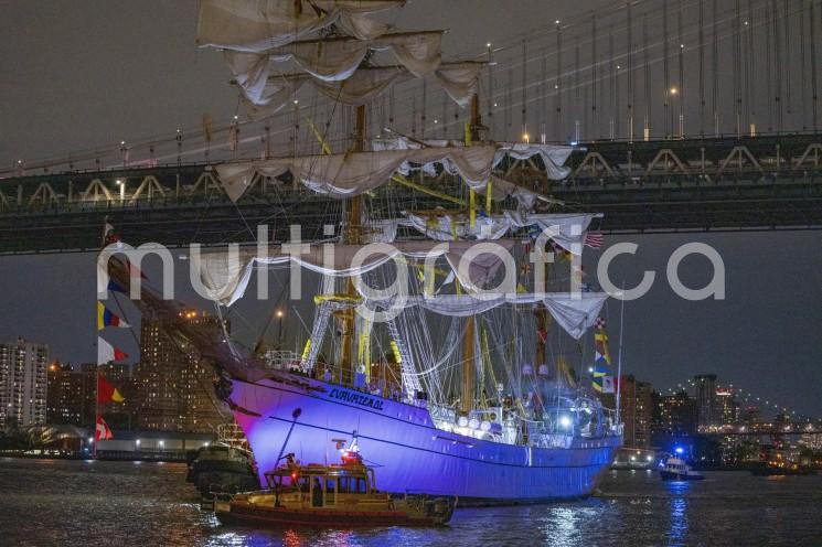 Dio a conocer  la Secretaría de Marina de México (SEMAR), que el Buque Escuela Cuauhtémoc tuvo un incidente en Nueva York al impactar con el puente de Brooklyn, lo que ocasionó daños en la embarcación.