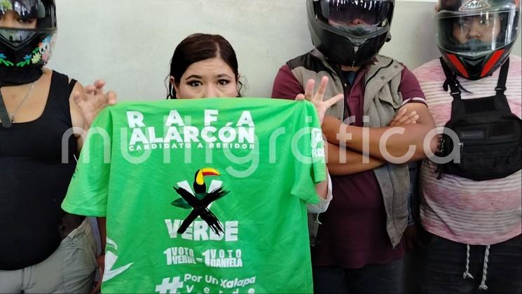 La ciudadana Claudia Córdoba Hernández denunció incumplimiento por parte de , Rafael Alarcón Barrientos, postulado por el PVEM, después de haber acordado el traslado de alimentos a un evento proselitista, sin embargo el candidato ha evitado comunicación con ella.