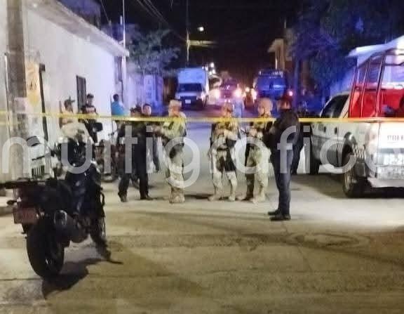La zona fue acordonada por autoridades tras el ataque armado en el que perdió la vida un hombre de 30 años, en la colonia 20 de Noviembre, en Martínez de la Torre.