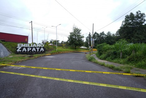 Por seguridad, permanece cerrado el carril de incorporación a Las Trancas sobre el distribuidor de La Ciénega debido a un socavón provocado por las lluvias.
Prohibido el paso vehicular y peatonal hasta nuevo aviso.


#EmilianoZapata #AvisoImportante #Tránsito #SeguridadVial

