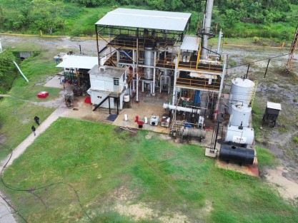 Confirmaron autoridades federales que localizaron refinería clandestina en Coatzacoalcos, Veracruz, donde se producía diésel artesanal o alternativo, Nafta ligera o solventes.