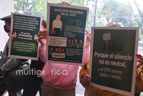Padres de familia y alumnos del Colegio Preparatorio de Xalapa bloquean calles en protesta por el cese del director Luis Manuel González.
Calles afectadas:
 Juárez (entre Lucio y Revolución)
 Enríquez, frente a la Catedral
 Toma precauciones y usa vías alternas.