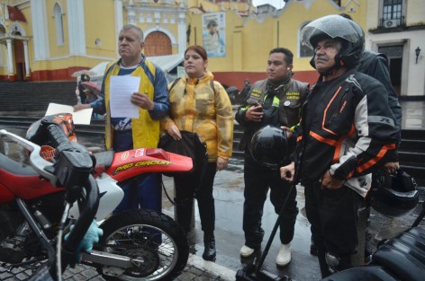 Ciudadanos motociclistas del estado de Veracruz solicitan a la gobernadora Rocío Nahle García, reconsidere el cobro del reemplacamiento para las motocicletas y se realice sin cobro alguno para quienes estén al corriente o al día en sus pagos y obligaciones, basados al sustento y fundamento legal.
